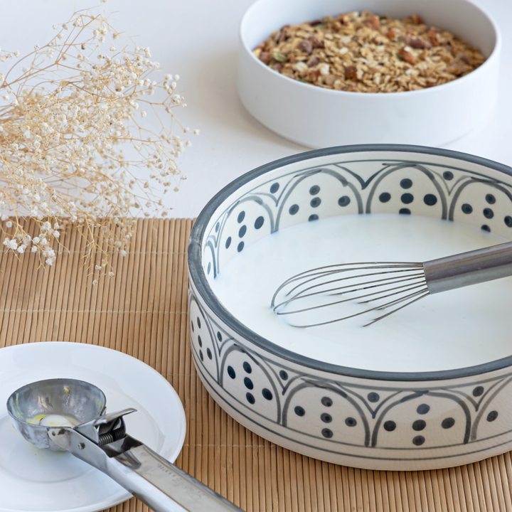 Ivory and grey 2L ceramic bowl, artisan-made, microwave-safe, durable and elegant.