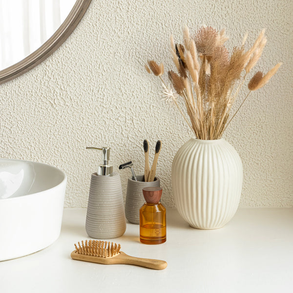 Ribbed Ivory Pearl Vase