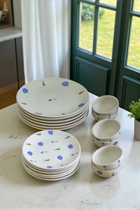 Solitude 18-Piece Ceramic Dinner Set – 6 Dinner Plates, 6 Quarter Plates, 6 Bowls