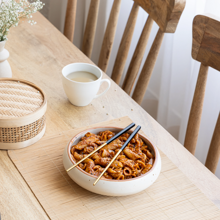Pretty handcrafted 500ml ceramic bowl with brown trim, microwave safe and toxin-free.