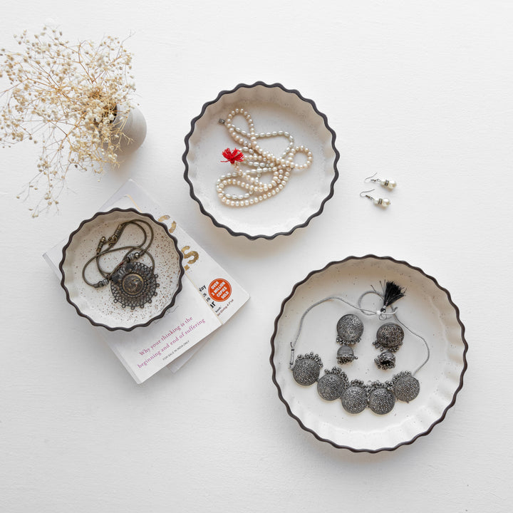 Set of 3 white speckled ceramic trays with fine glaze, made for safe & stylish dining.