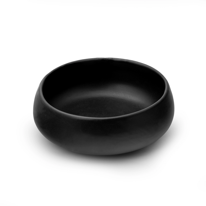 Premium handmade black ceramic bowl, 1L, non-toxic and glazed for stylish and durable serveware.